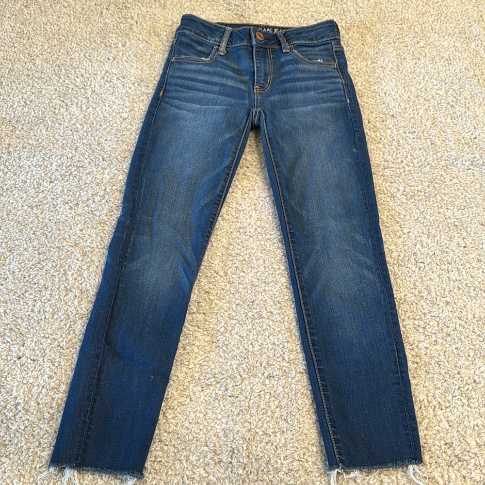 Women’s American Eagle super stretch jegging.